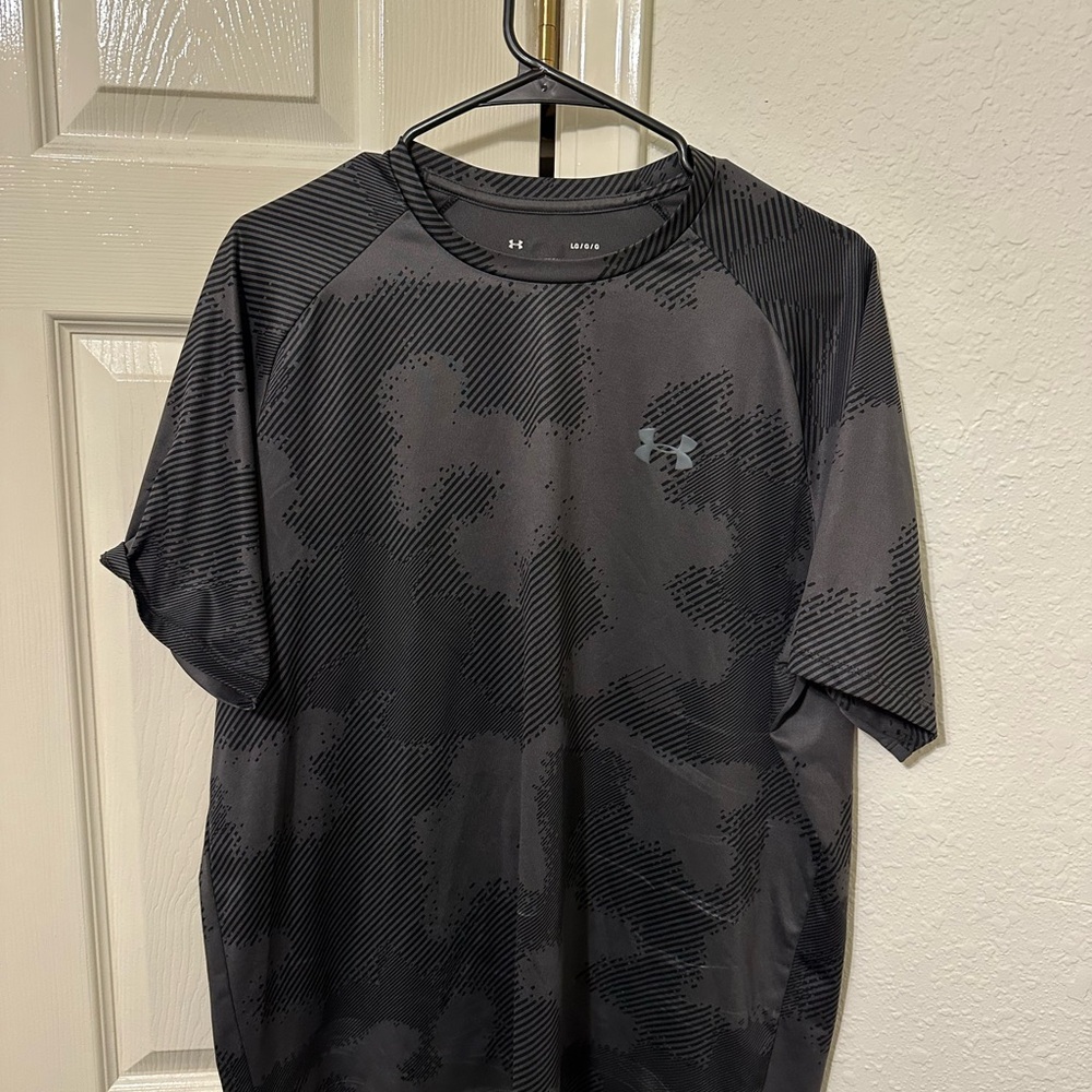 Under Armour Black Short Sleeve Tee